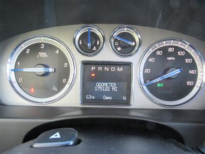 2010 Cadillac Escalade Premium   - Photo 25 - Appleton, WI 54915