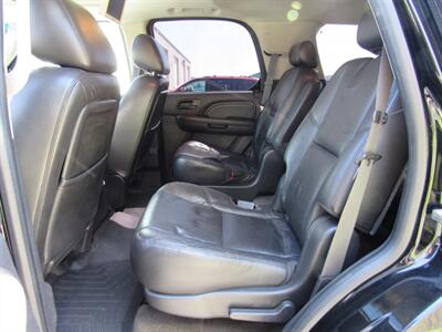 2010 Cadillac Escalade Premium   - Photo 17 - Appleton, WI 54915