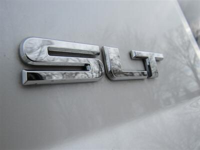 2016 GMC Yukon SLT   - Photo 12 - Appleton, WI 54915