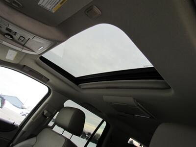 2016 GMC Yukon SLT   - Photo 16 - Appleton, WI 54915