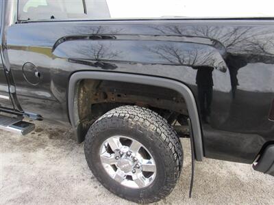 2015 GMC Sierra 2500 Denali   - Photo 10 - Appleton, WI 54915