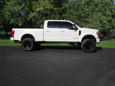2022 Ford F-250 Super Duty Lariat   - Photo 2 - Appleton, WI 54915
