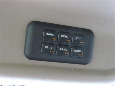 2004 Chevrolet Express 2500   - Photo 11 - Appleton, WI 54915