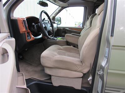 2004 Chevrolet Express 2500   - Photo 9 - Appleton, WI 54915