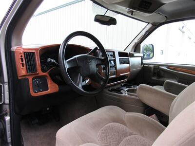 2004 Chevrolet Express 2500   - Photo 10 - Appleton, WI 54915