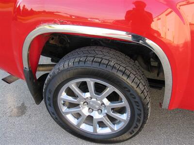 2007 GMC Sierra 1500 SLT SLT 4dr Crew Cab   - Photo 11 - Appleton, WI 54915