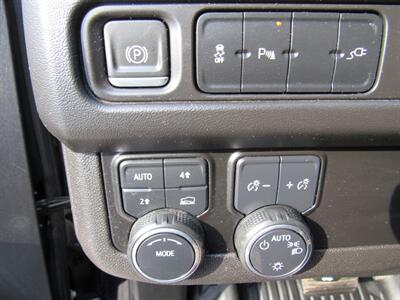 2021 Chevrolet Tahoe Special Service   - Photo 18 - Appleton, WI 54915