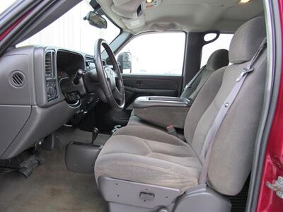 2006 Chevrolet Silverado 2500 LT1 LT1 4dr Crew Cab   - Photo 12 - Appleton, WI 54915