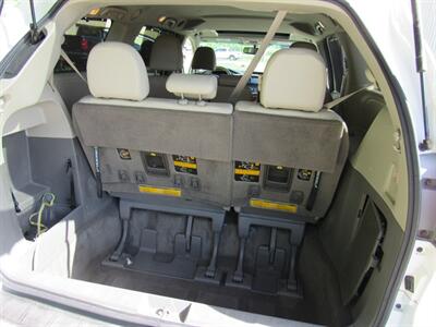 2014 Toyota Sienna XLE 8-Passenger   - Photo 22 - Appleton, WI 54915