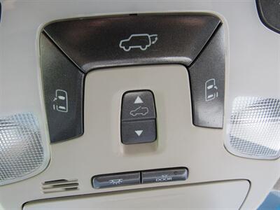 2014 Toyota Sienna XLE 8-Passenger   - Photo 24 - Appleton, WI 54915