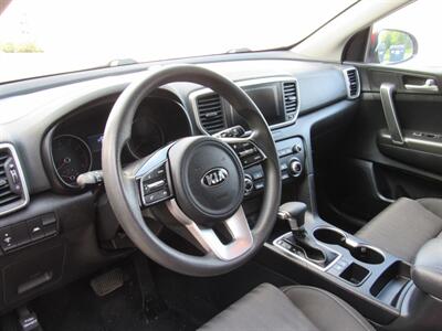 2021 Kia Sportage LX   - Photo 9 - Appleton, WI 54915