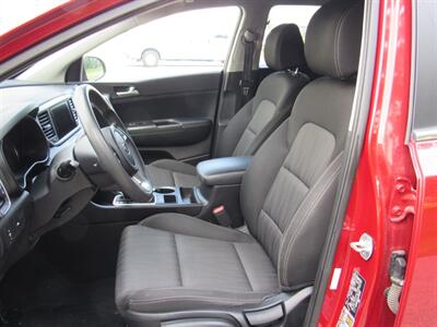 2021 Kia Sportage LX   - Photo 10 - Appleton, WI 54915