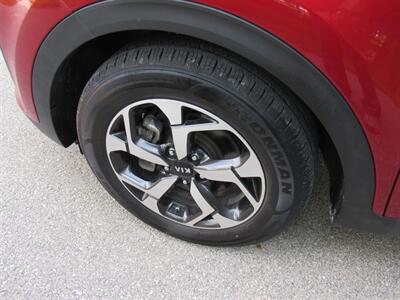 2021 Kia Sportage LX   - Photo 7 - Appleton, WI 54915