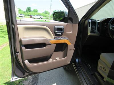 2014 GMC Sierra 1500 SLE   - Photo 14 - Appleton, WI 54915