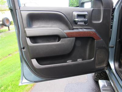 2015 GMC Sierra 2500 SLE   - Photo 15 - Appleton, WI 54915