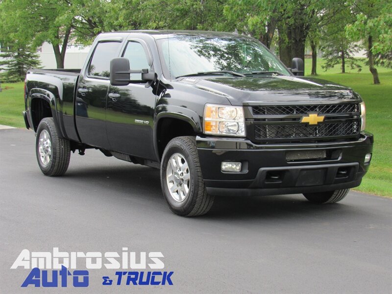 2013 Chevrolet Silverado 2500 LT   - Photo 1 - Appleton, WI 54915
