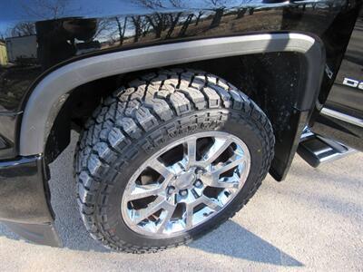 2015 GMC Sierra 1500 Denali   - Photo 18 - Appleton, WI 54915