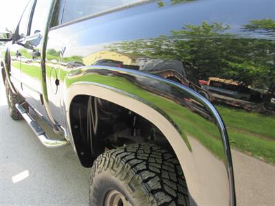 2007 Chevrolet Silverado 2500 LT1 LT1 4dr Crew Cab   - Photo 11 - Appleton, WI 54915