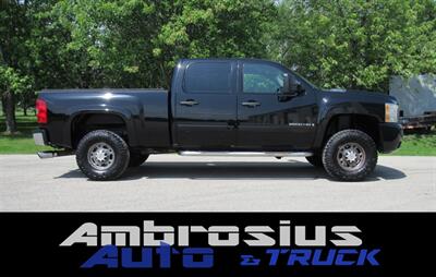 2007 Chevrolet Silverado 2500 LT1 LT1 4dr Crew Cab   - Photo 2 - Appleton, WI 54915