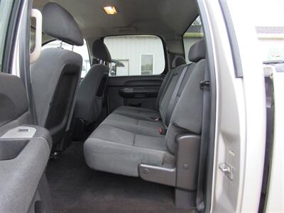 2009 Chevrolet Silverado 2500 Work Truck   - Photo 15 - Appleton, WI 54915