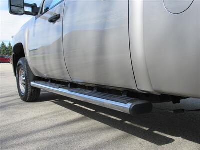 2009 Chevrolet Silverado 2500 Work Truck   - Photo 9 - Appleton, WI 54915