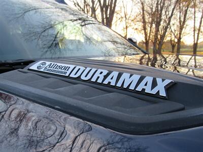 2022 Chevrolet Silverado 3500 LTZ   - Photo 13 - Appleton, WI 54915