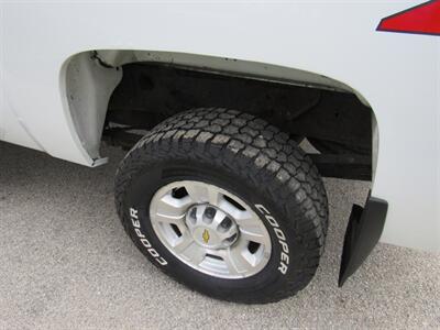2009 Chevrolet Silverado 2500 LT   - Photo 14 - Appleton, WI 54915