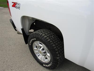 2009 Chevrolet Silverado 2500 LT   - Photo 15 - Appleton, WI 54915