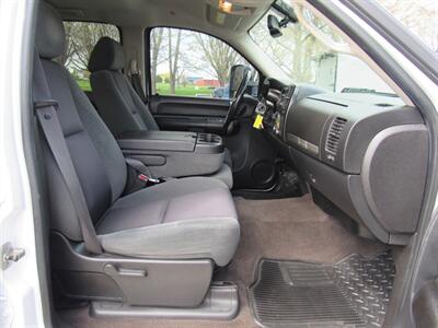 2009 Chevrolet Silverado 2500 LT   - Photo 19 - Appleton, WI 54915
