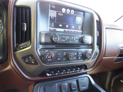 2015 Chevrolet Silverado 2500 High Country   - Photo 13 - Appleton, WI 54915