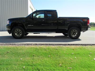 2011 GMC Sierra 2500 SLT   - Photo 10 - Appleton, WI 54915