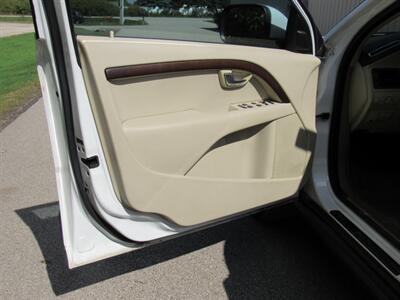 2011 Volvo XC70 3.2   - Photo 12 - Appleton, WI 54915