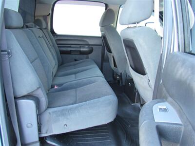 2007 Chevrolet Silverado 2500 LT1 LT1 4dr Crew Cab - Photo 14 - Appleton, WI 54915