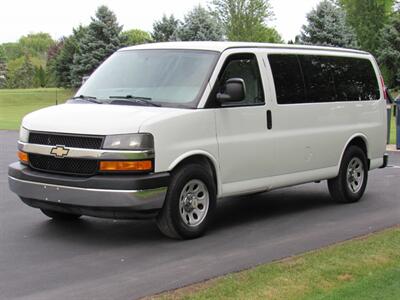 2014 Chevrolet Express LT 1500   - Photo 2 - Appleton, WI 54915
