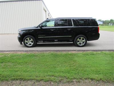 2016 Chevrolet Suburban LT   - Photo 6 - Appleton, WI 54915