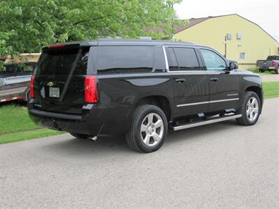 2016 Chevrolet Suburban LT   - Photo 4 - Appleton, WI 54915
