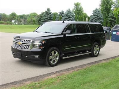 2016 Chevrolet Suburban LT   - Photo 3 - Appleton, WI 54915