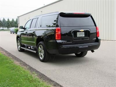 2016 Chevrolet Suburban LT   - Photo 5 - Appleton, WI 54915