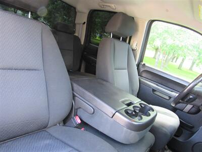 2011 Chevrolet Silverado 2500 LT   - Photo 12 - Appleton, WI 54915