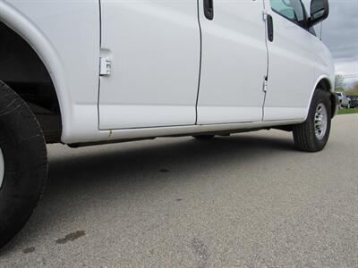 2015 Chevrolet Express 2500   - Photo 9 - Appleton, WI 54915