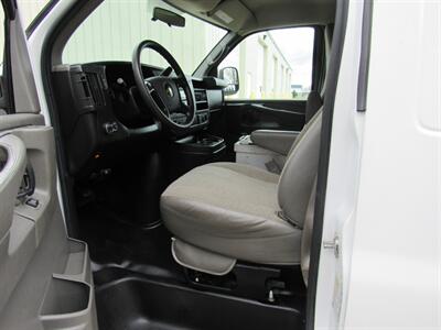 2015 Chevrolet Express 2500   - Photo 12 - Appleton, WI 54915