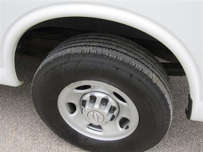 2015 Chevrolet Express 2500   - Photo 7 - Appleton, WI 54915