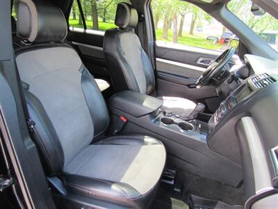 2017 Ford Explorer XLT   - Photo 16 - Appleton, WI 54915