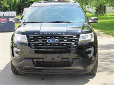 2017 Ford Explorer XLT   - Photo 4 - Appleton, WI 54915