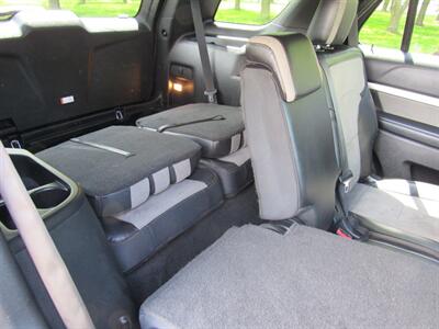 2017 Ford Explorer XLT   - Photo 15 - Appleton, WI 54915