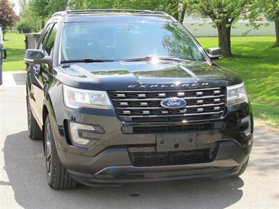 2017 Ford Explorer XLT   - Photo 5 - Appleton, WI 54915