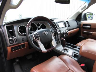 2016 Toyota Sequoia Platinum   - Photo 9 - Appleton, WI 54915
