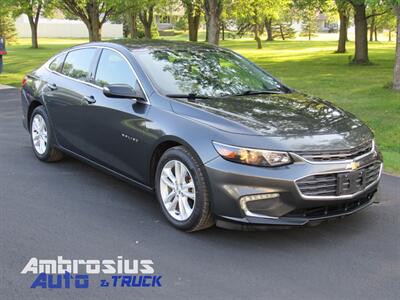 2017 Chevrolet Malibu LT   - Photo 1 - Appleton, WI 54915