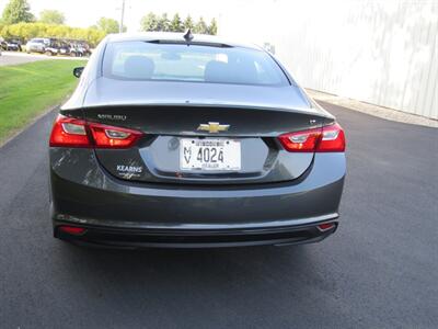 2017 Chevrolet Malibu LT   - Photo 5 - Appleton, WI 54915