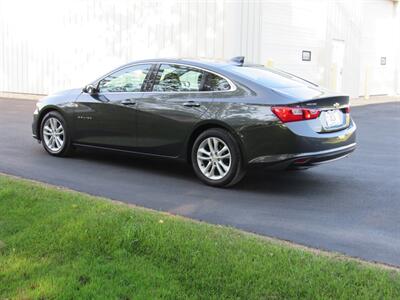 2017 Chevrolet Malibu LT   - Photo 6 - Appleton, WI 54915